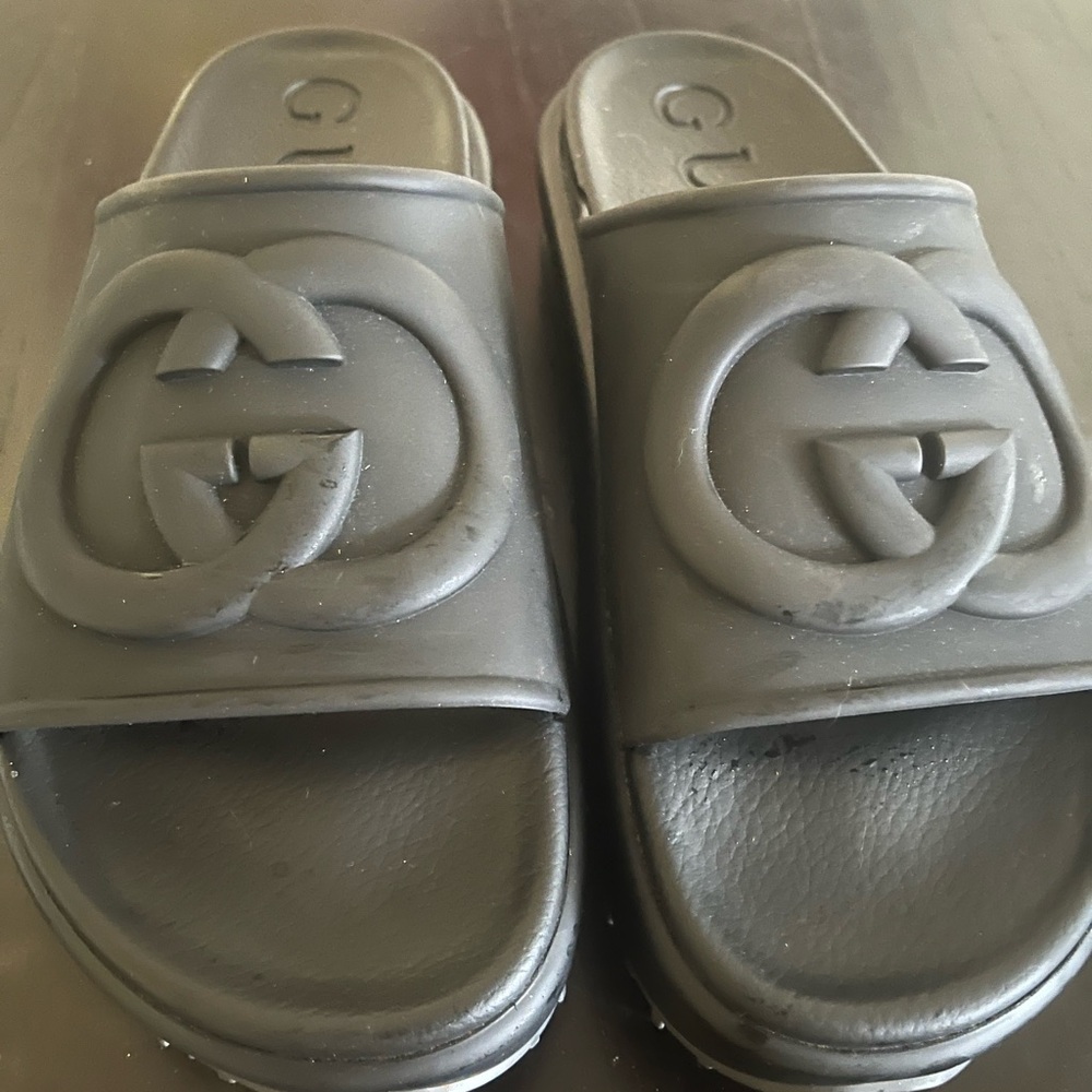 Authentic Gucci Slides, Just Like New. Has Origin… - image 4